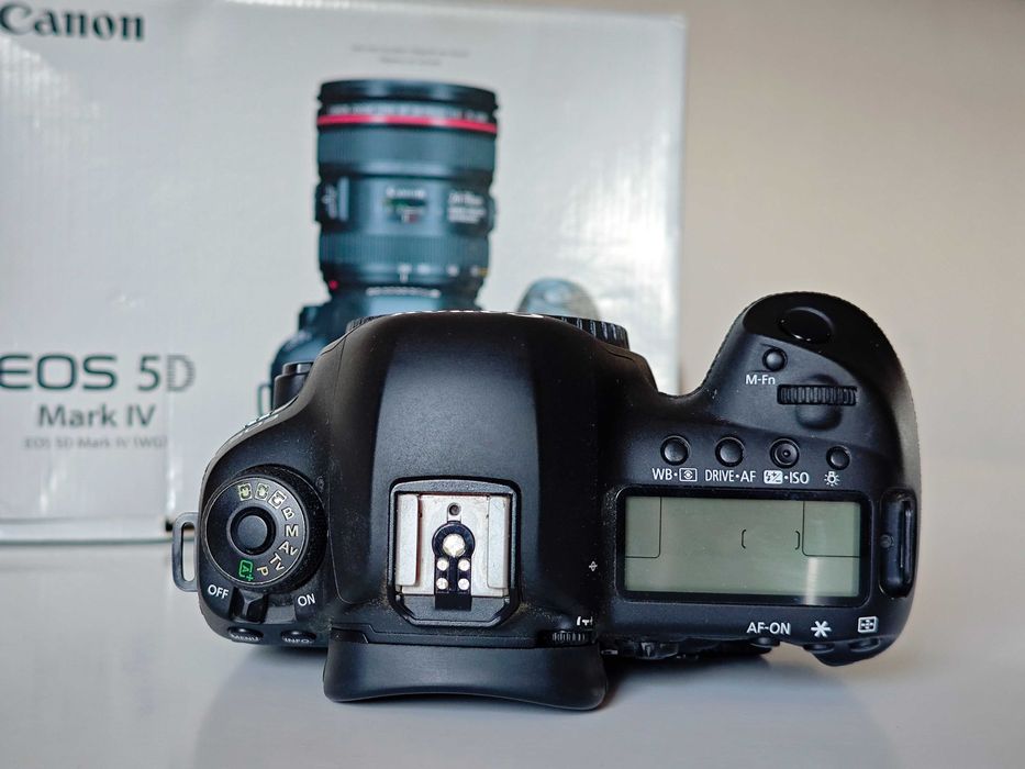 Vand body Canon EOS 5D Mark IV - stare excelenta - full box