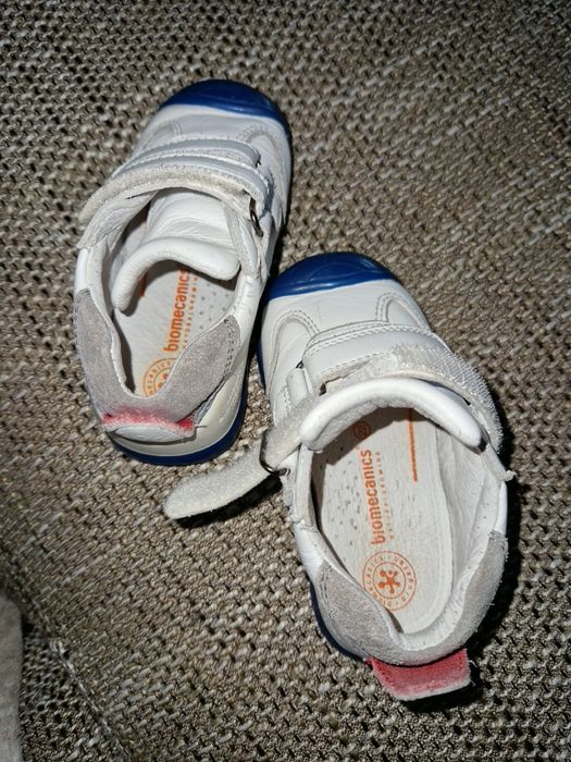 Papuci biomecanics marimea 22