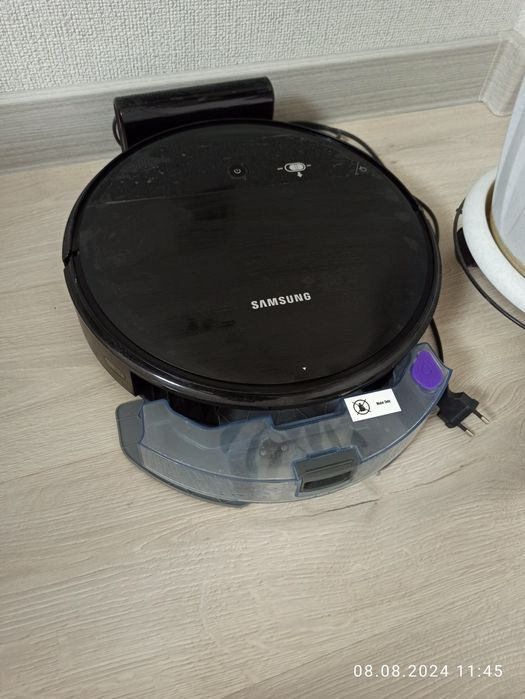 Продам робот пылесос