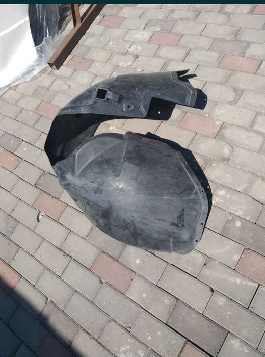 Dodge charger magnum подкрылок передний левый 04-10