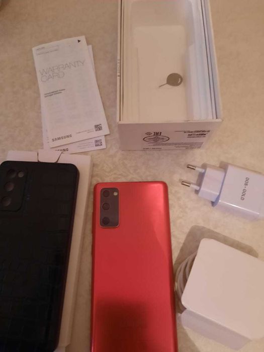 Продам телефон Самсунг S 20 Fe