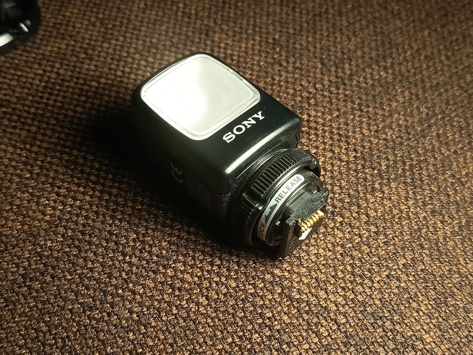 Nikon D40 + obiectiv 18–55mm + multe accesorii – KIT FOTO COMPLET