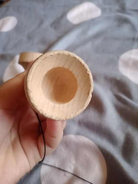 Vand broken romb in stare buna , este anti skid are at schimbata cu una mai subțire și mai mare balene hole mare si e foarte bună, am wi cutie la ea.