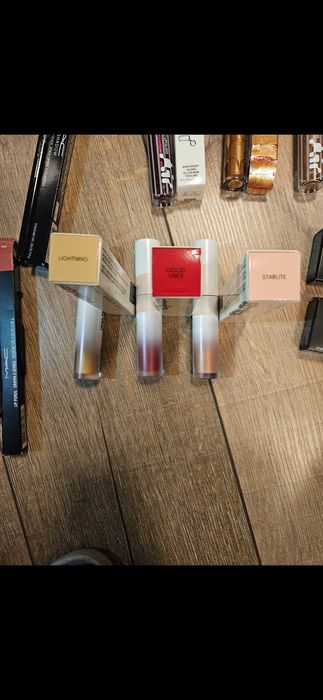 MAC фондьотен Studio Fix  Studio Radiance