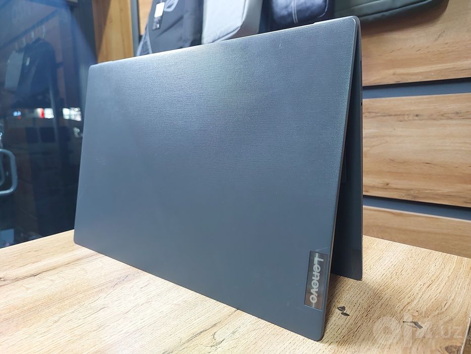 Ofisniy noutbuk Lenovo Holati ideal