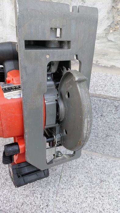 Milwaukee M18 CCS55 Акумулаторен циркуляр