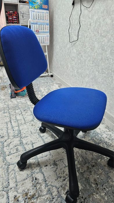 Продам кресло на колесиках