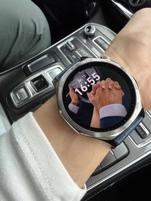 Продаю часы хуавей GT 5. Б/У в отличном состочний.