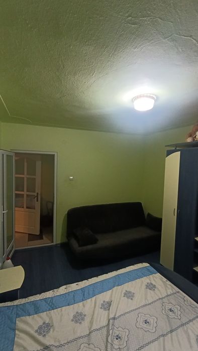 Închiriez apartament două camere zona Lama