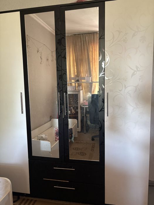 Продам шифоньер +2 кровати