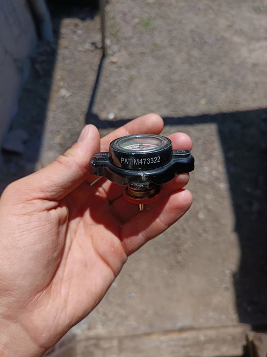 Vând bușon radiator cu termostat nou nout