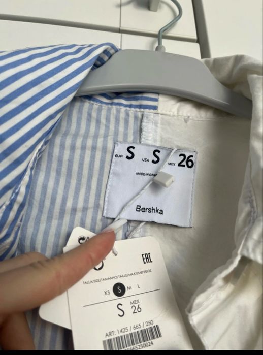 Camasa Bershka marime S pret negociabil