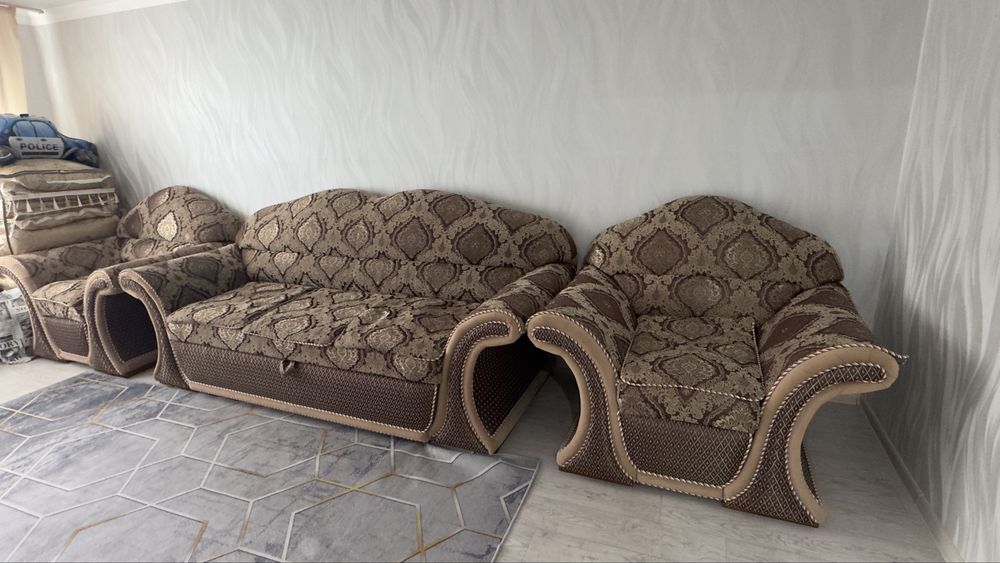 Продам Диван для гостиной