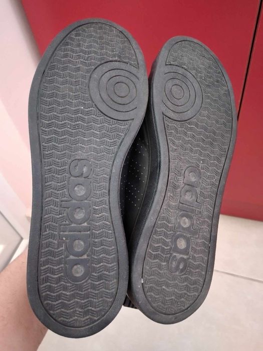 Маратонки Adidas номер 41