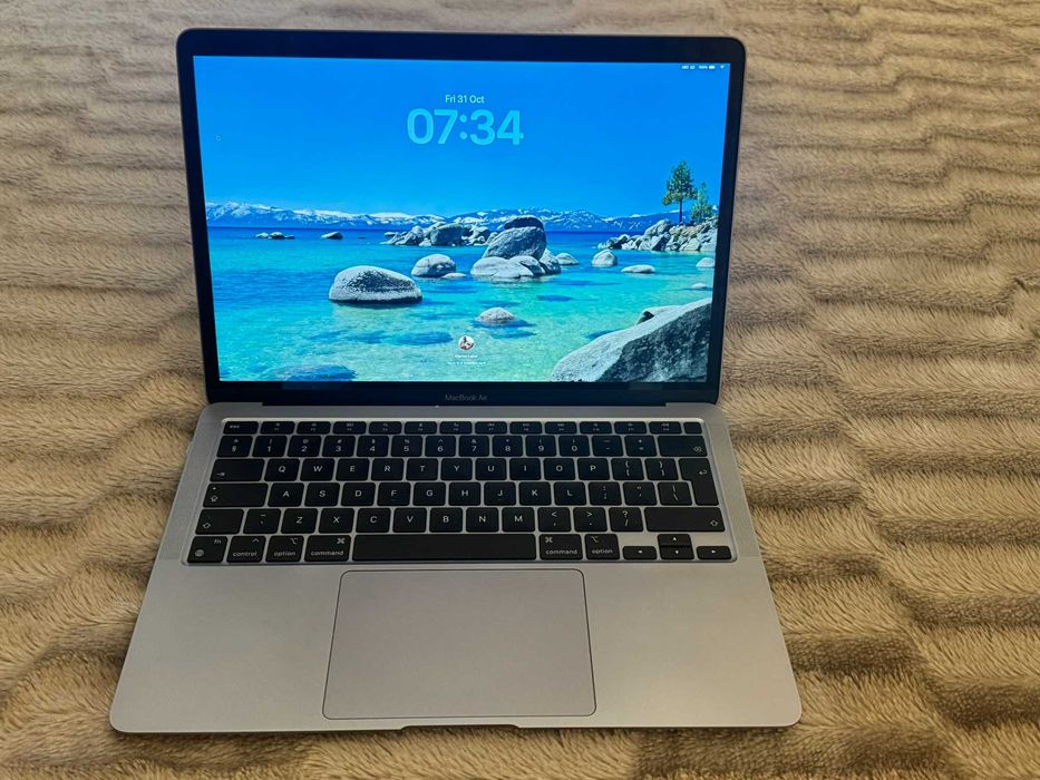 MacBook Air M1, 8GB, 256GB SSD