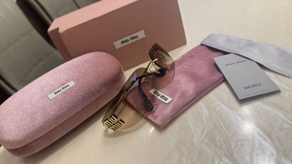 Ochelari de soare Miu Miu