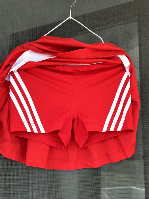 Спортна пола с клин Adidas Climalite - размер S, Отлично състояние