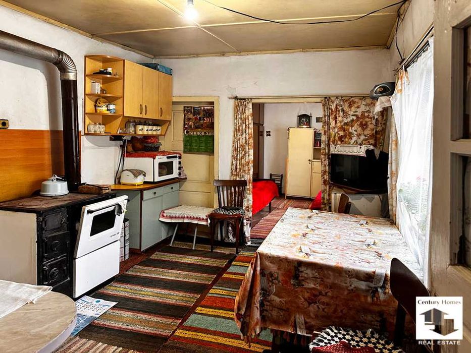 180057 Двуетажна къща в с. Станчов хан, на 12 км. от град Трявна