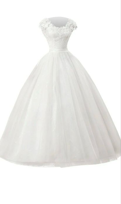 Rochie de mireasa tip prințesă cu cerc