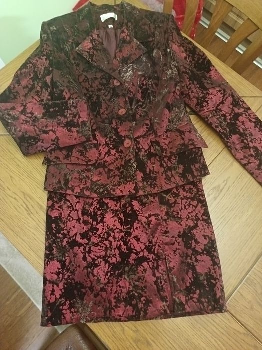 Елгантен дамски костюм