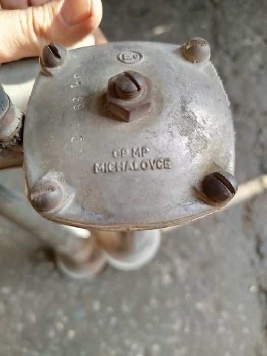 Запчасти от москвича 412 и АЗЛК 2140, 2141.