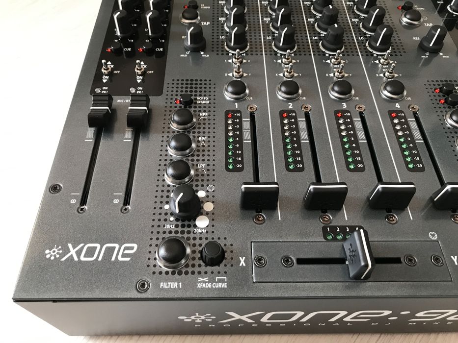 Allen & Heath Xone 92 - mixer analogic ca NOU