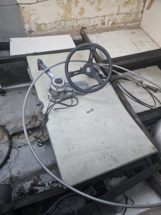 Mansa yamaha, volan, guvernare