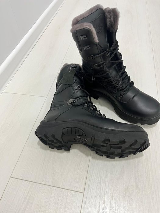 Берцы новые кожанные качественные