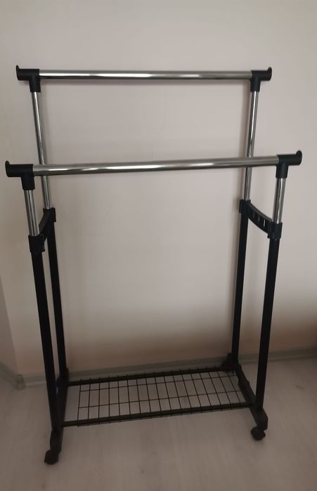 Щендер за дрехи,закупен от JYSK