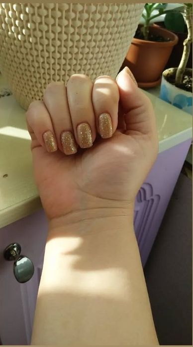 Маникюр и педикюр