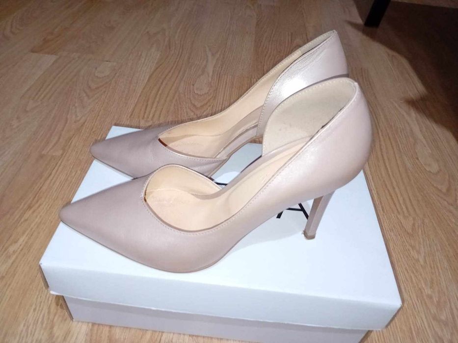 Pantofi cu toc stiletto