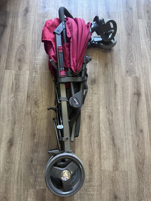 Продам коляску chicco