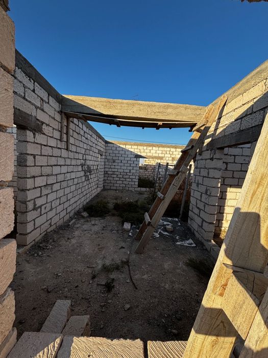 Жер үй сатылады.