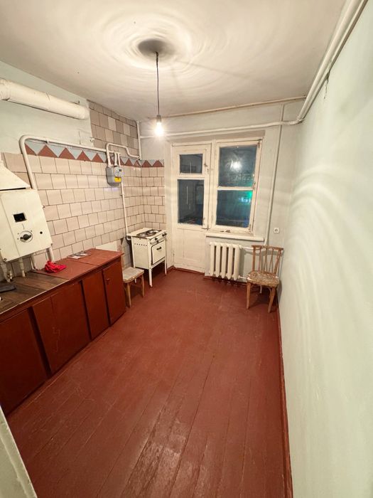 Срочно продаеться 1-комнатная квартира городе Чирчике раеоне Акавак