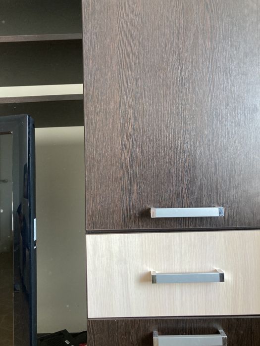 гостиной шкаф горька