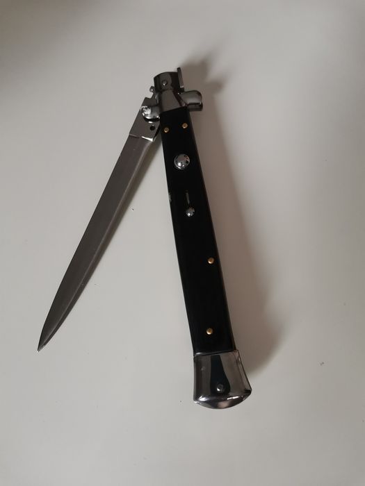 Briceag Stileto cu buton și blocator, Cuțit italian cuțit vanatoare