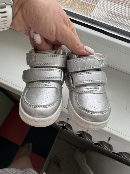 Ботинки на девочку