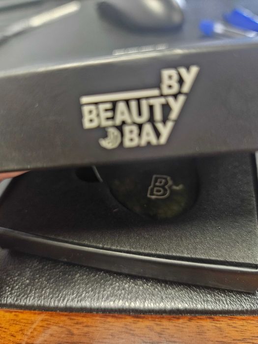 Инструмент за масаж на лице от нефрит