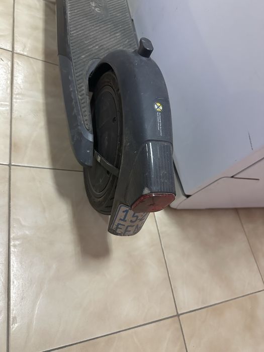 Електрическа тротинетка Segway-Ninebot Е2 Pro, 350W, до 40 км, Черна