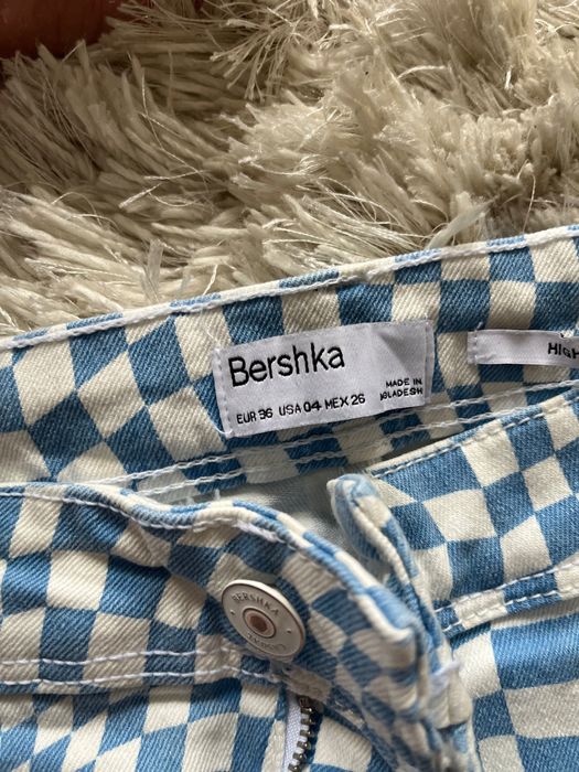 Blugi Bershka marimea 36