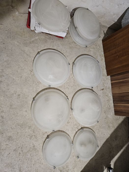 Таванни плафони запазен