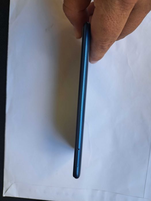 Продавам много запазен Телефон Huawei Y6.Има 32 ГБ рам памет.