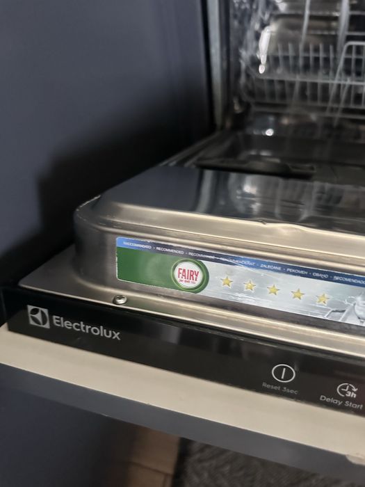 Посудомоечная машина Electrolux
