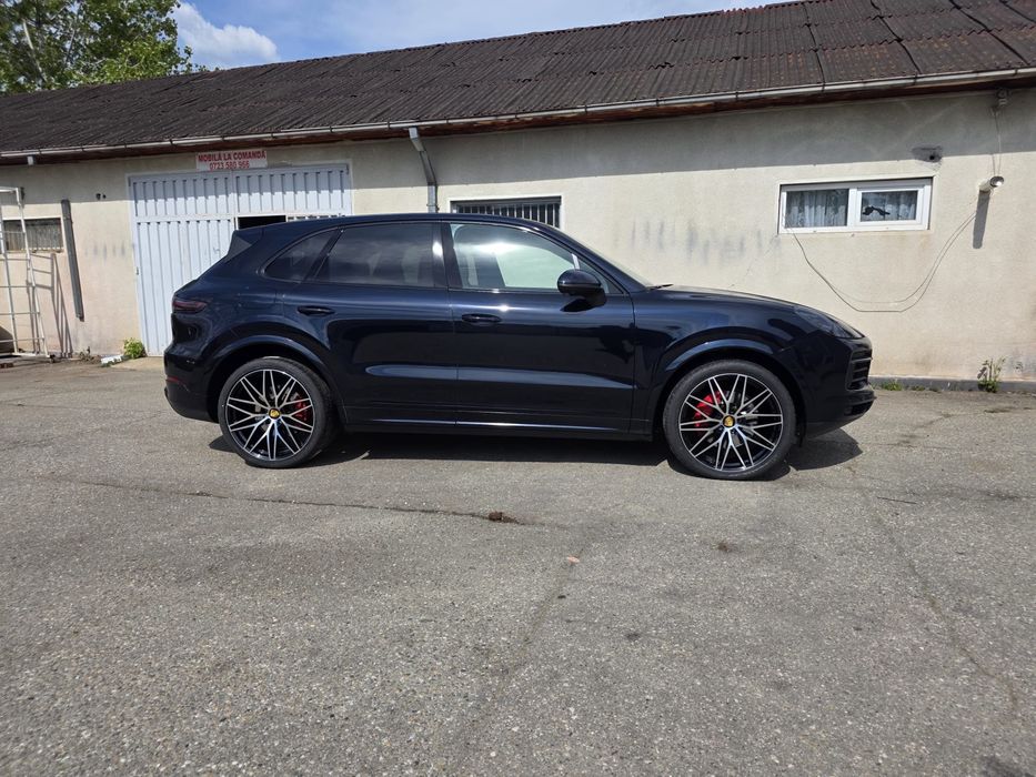 Jante noi Porsche Cayenne R22 in doua latimi