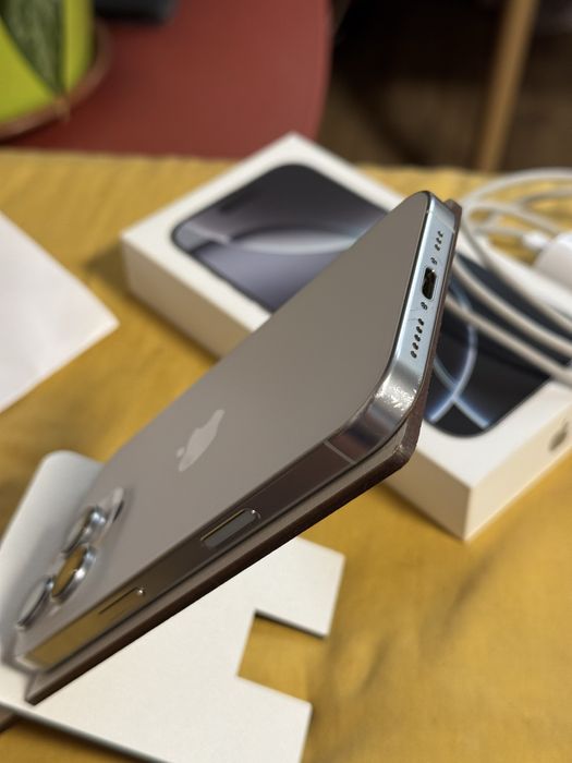 Iphone 16 pro без ремонта акум 92%
