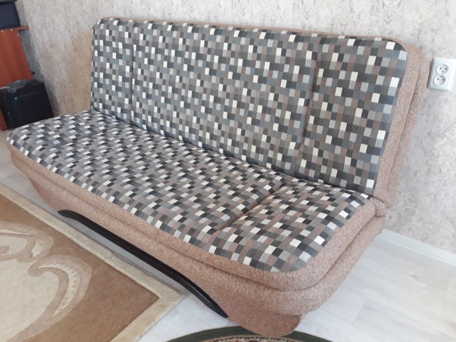 Срочно продам раскладной диван