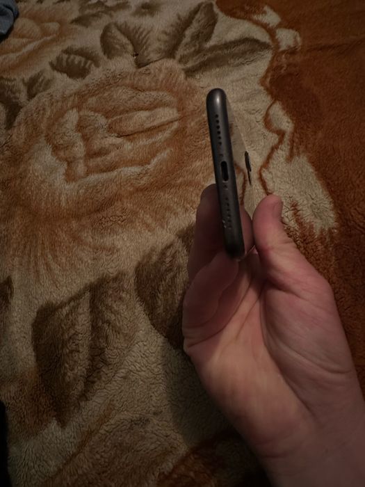 Продам  Iphone 11 память 64 гб