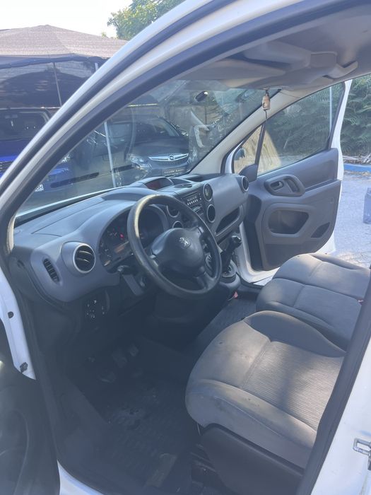 Peugeot partner 2016г.  1.6hdi 90кс