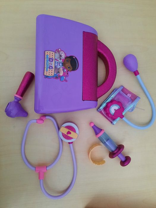 Чемодан доктора Плюшева из серии Дисней