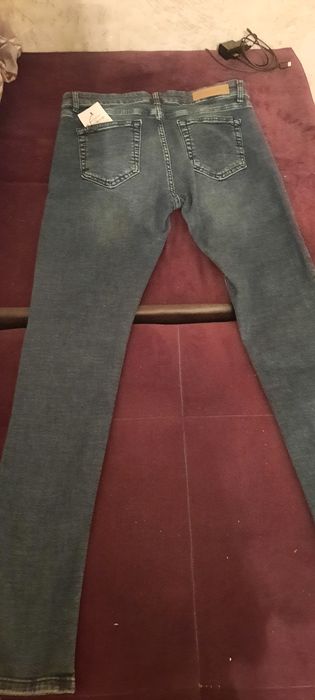 Продаю    джинсы